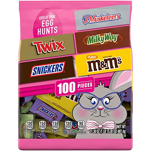 517YzG20tPL.jpg M&M'S PEANUT, SNICKERS, TWIX, MILKY WAY & 3 MUSKETEERS & Easter Chocolate Candy Spring Assortment, 31.3 oz, 100-Piece Bag - Image 1